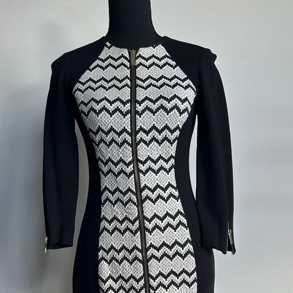 Y2K Cache Size 0 Zip-Front Bodycon Dress with Geometric Pattern - Picture 6 of 9